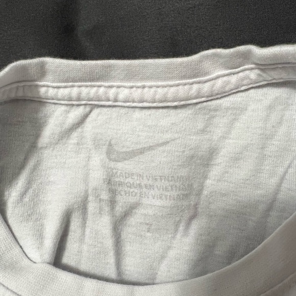 Boys Nike size 7 shirt - Picture 3 of 3